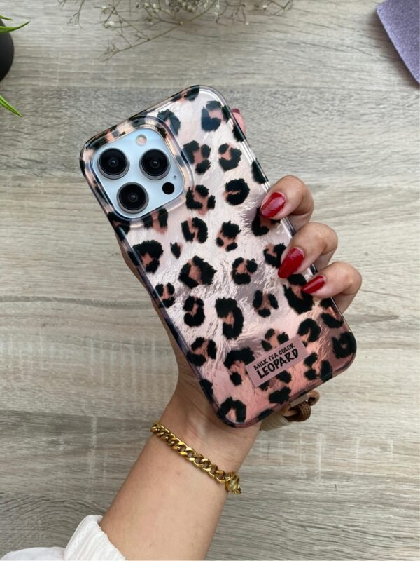 Milk Leopard Case with Chain