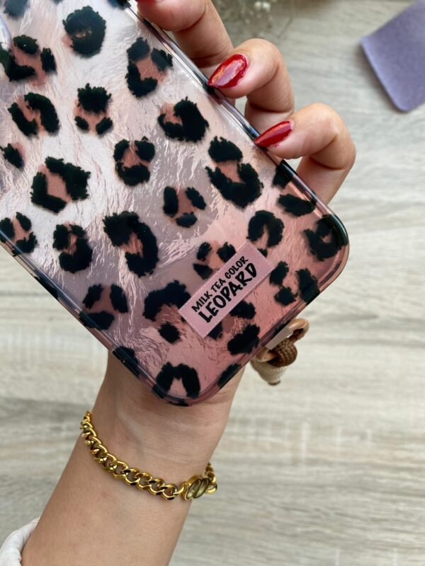 Milk Leopard Case with Chain