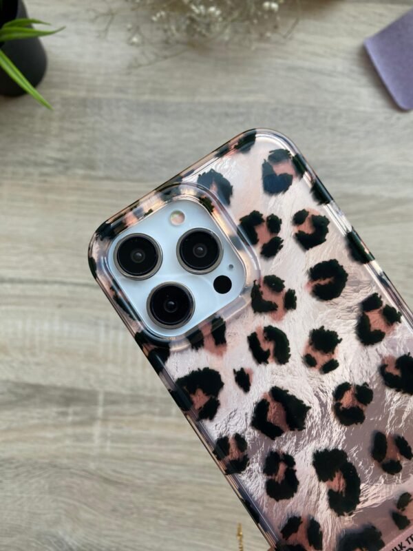 Milk Leopard Case with Chain